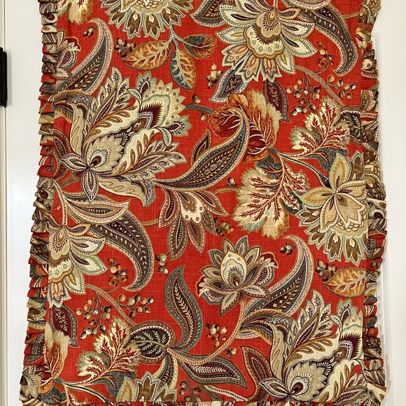 Country Curtains Drapery and Pillow Shams - Picture 11 of 11